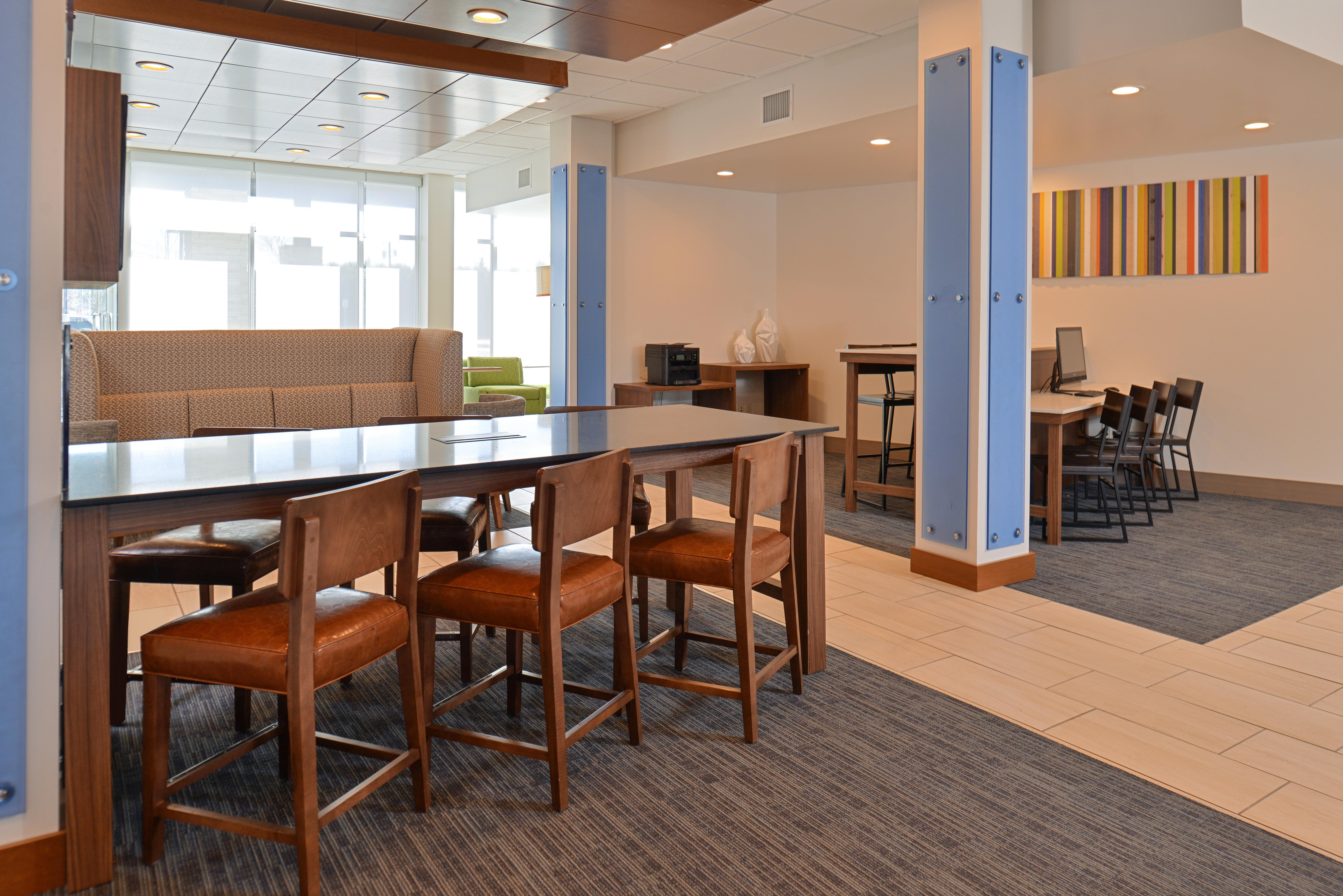 Holiday Inn Express & Suites - Southgate - Detroit Area, An Ihg Hotel Bagian luar foto