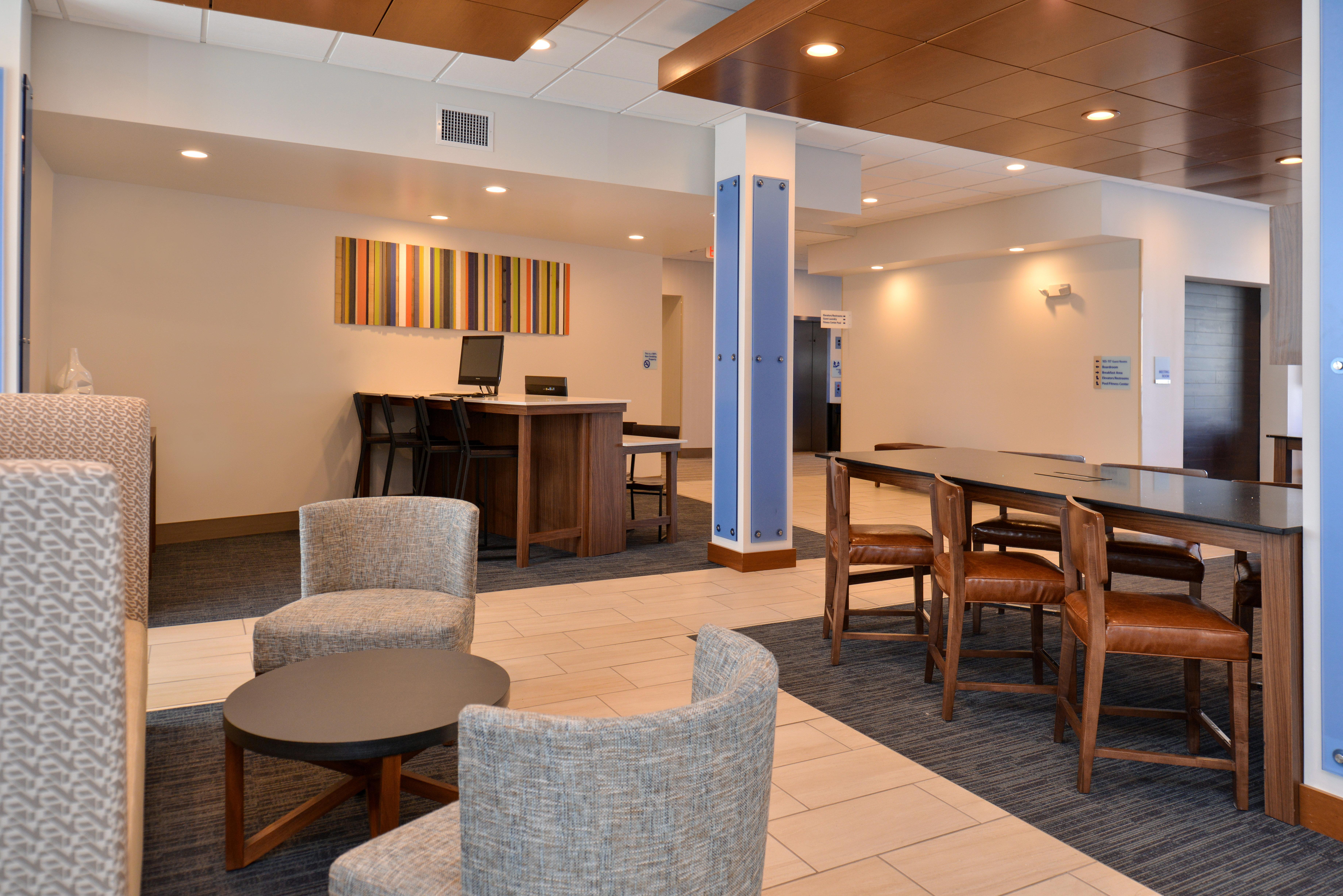 Holiday Inn Express & Suites - Southgate - Detroit Area, An Ihg Hotel Bagian luar foto