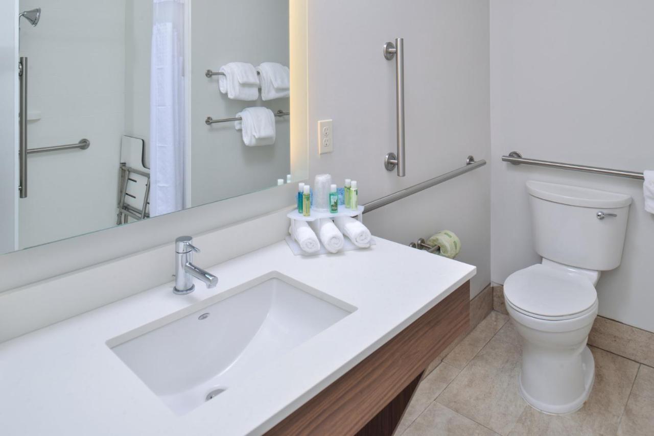 Holiday Inn Express & Suites - Southgate - Detroit Area, An Ihg Hotel Bagian luar foto