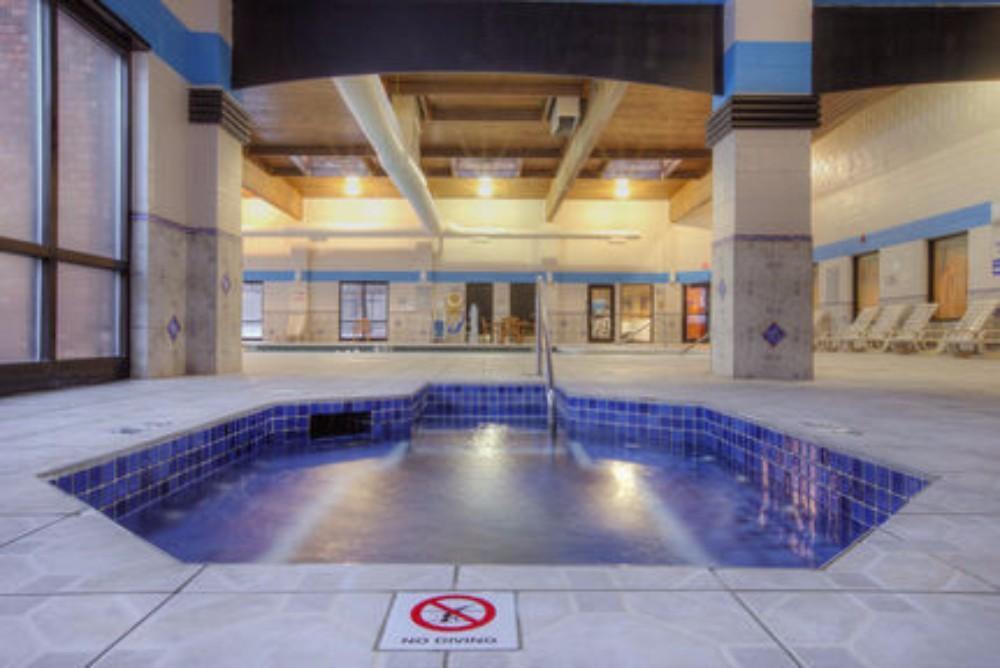 Holiday Inn Express & Suites - Southgate - Detroit Area, An Ihg Hotel Bagian luar foto